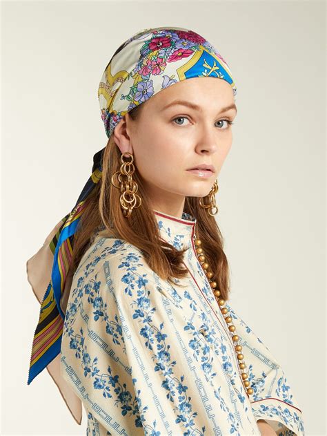 foulard gucci cheveux